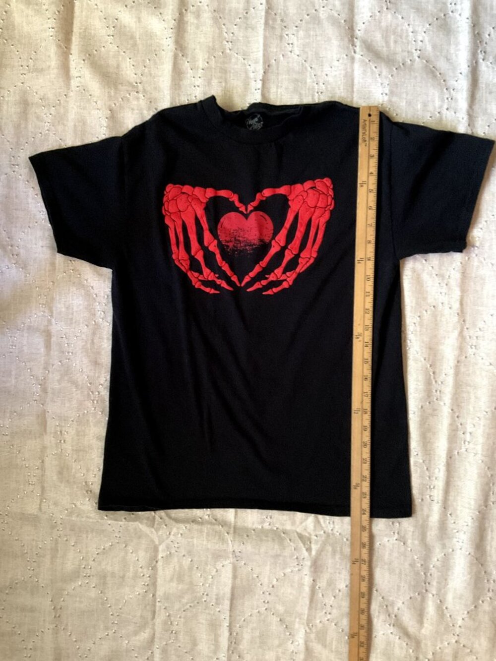 Hot Topic Neon Riot Skeleton Hands and Heart Tee - Unisex Size Medium